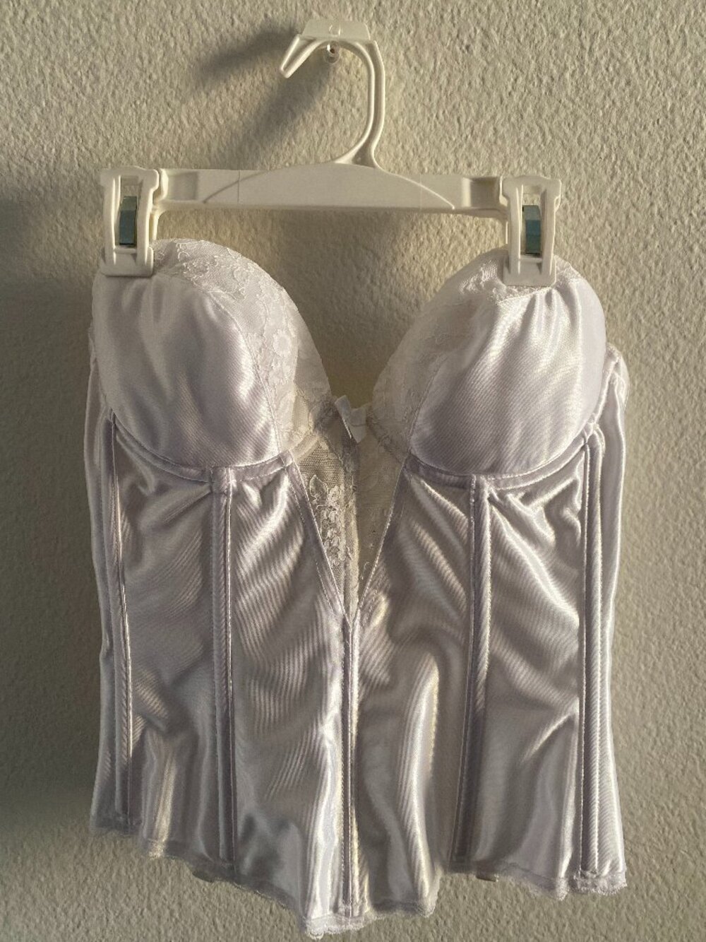Va. Bien White Lace Bustier with Cups and Boning